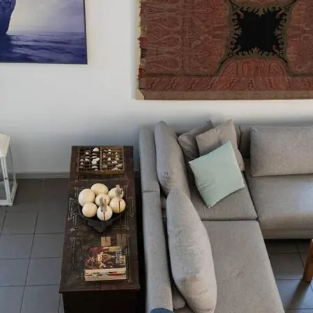 Varkiza Minimal Residence-5minsea * Vari (Attica)